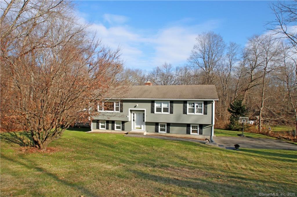 8 Pebble Road Newtown CT 06470