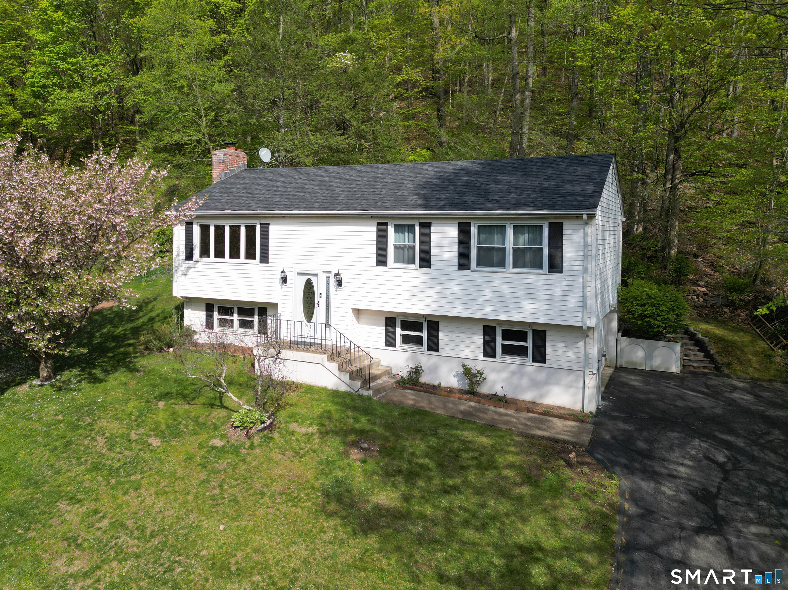 102 Metacomet Road Plainville CT 06062