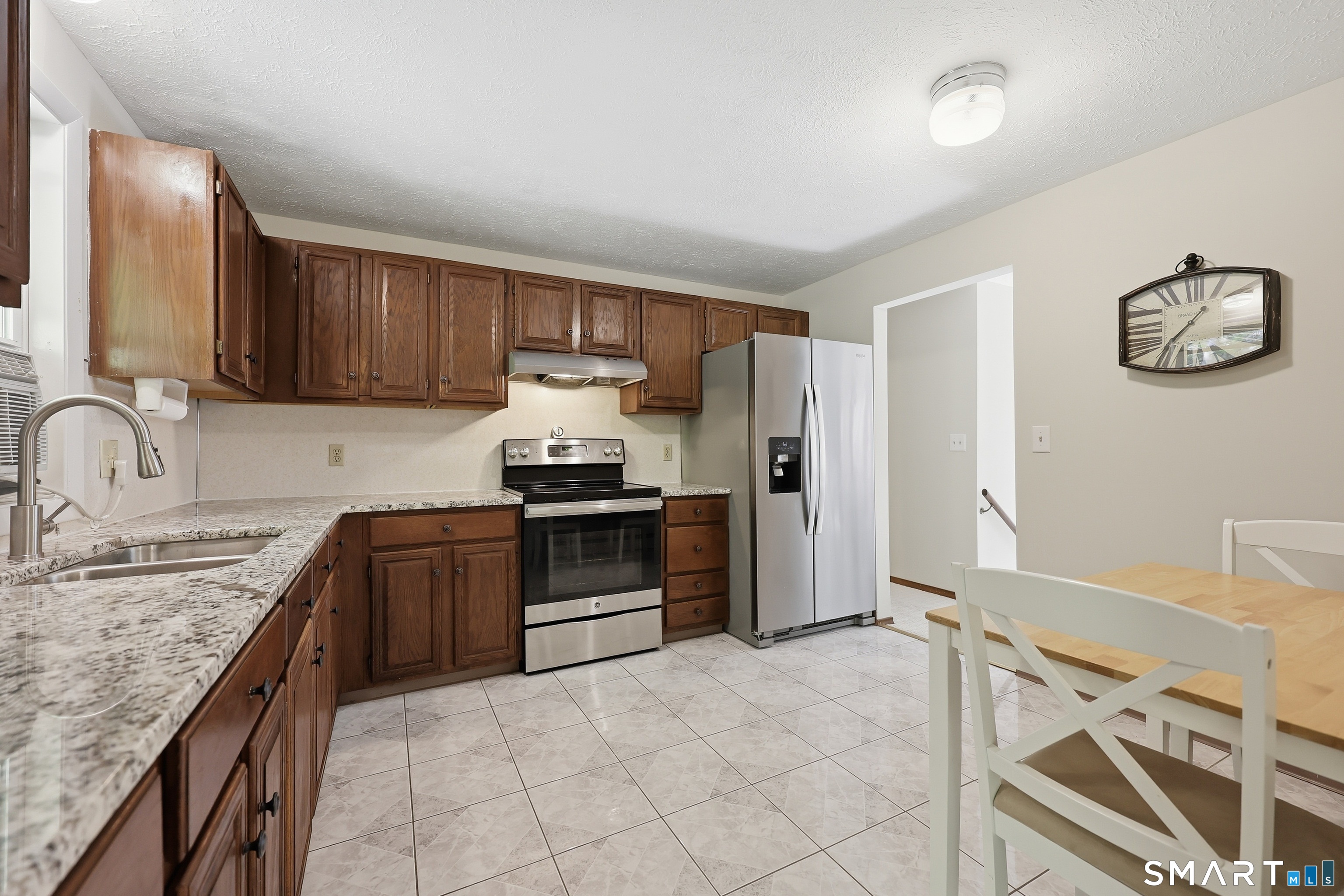 102 Metacomet Road Plainville CT 06062