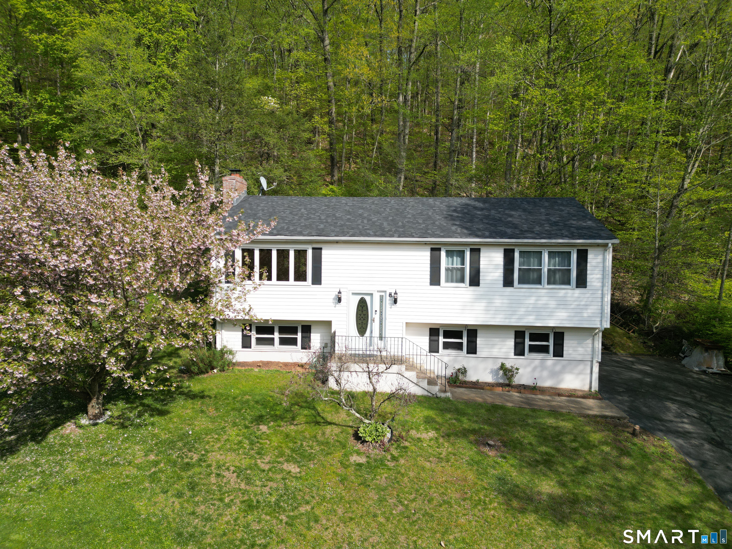 102 Metacomet Road Plainville CT 06062