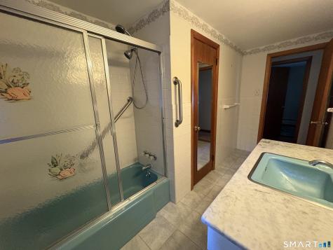 26 Woodside Lane Plainville CT 06062