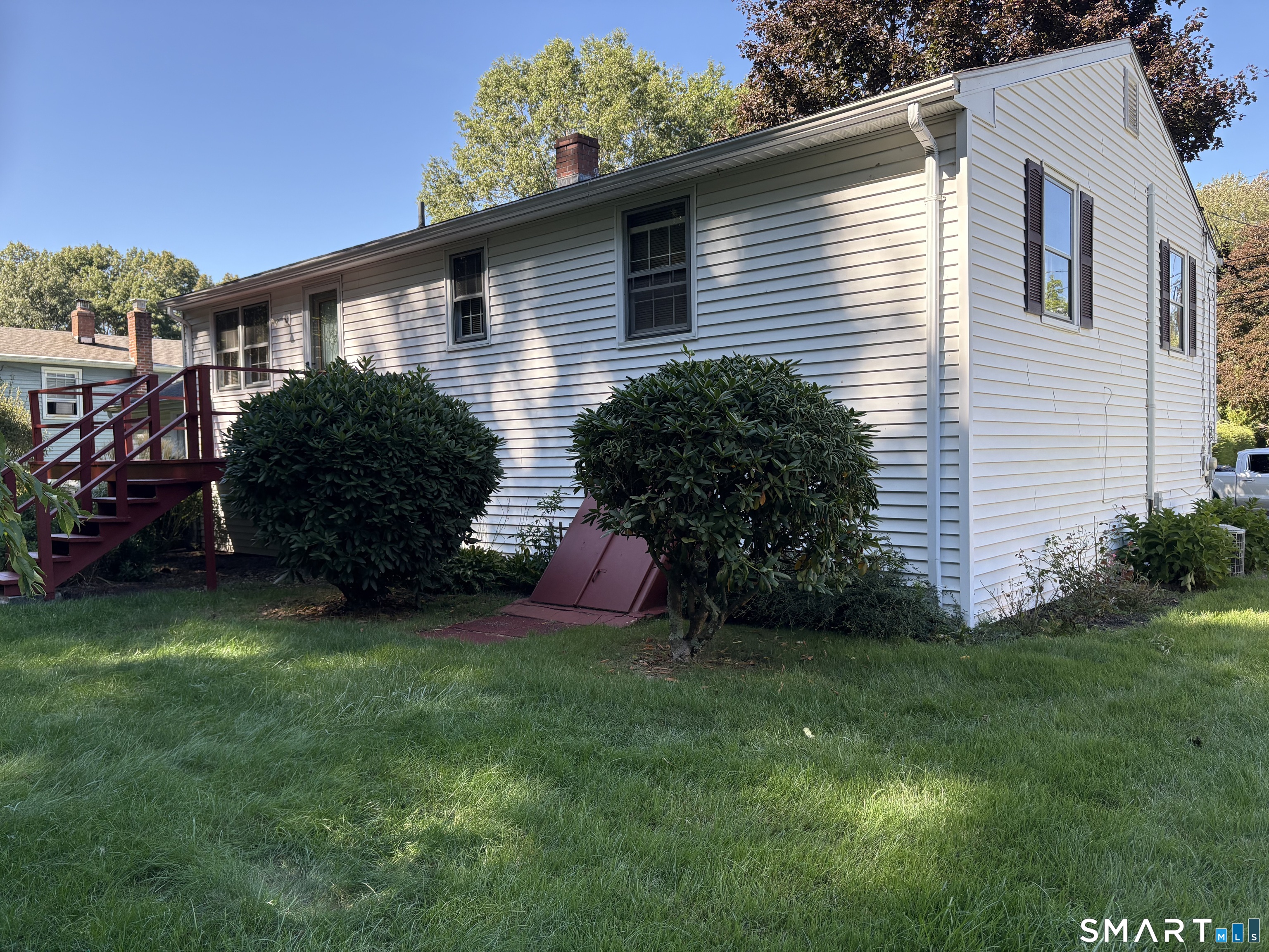 26 Woodside Lane Plainville CT 06062