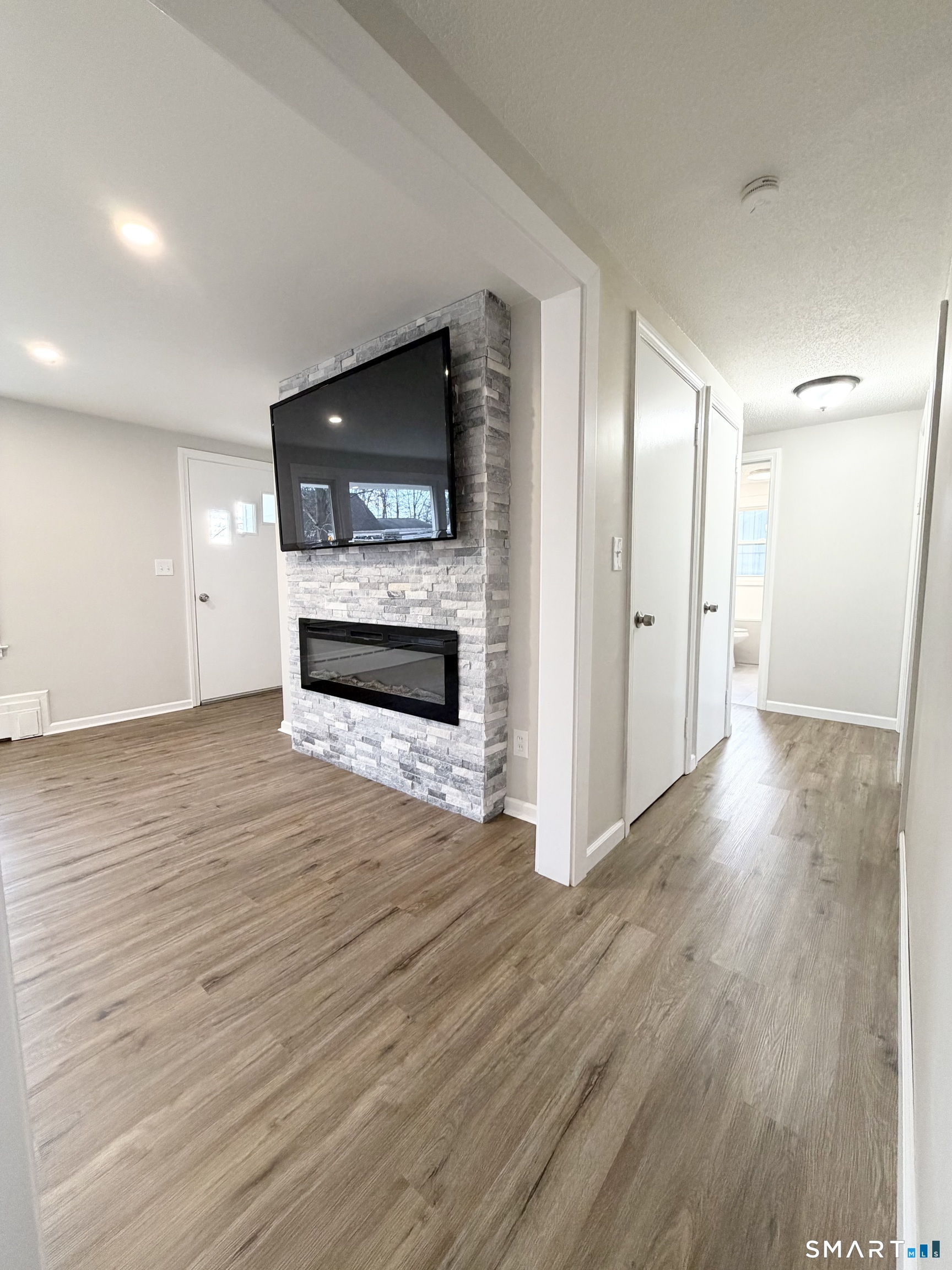 9 Eleanor Road Enfield CT 06082