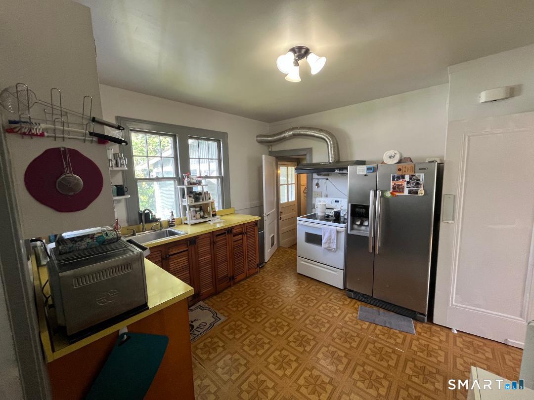 19 Portman Street Windsor CT 06095
