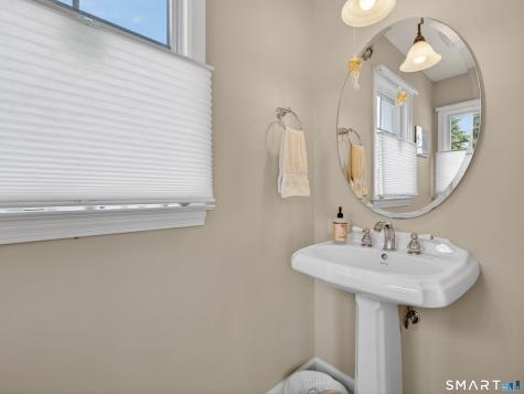 42 Nehantic Drive East Lyme CT 06357