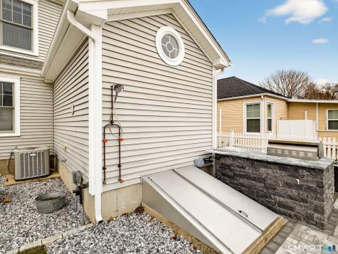 42 Nehantic Drive East Lyme CT 06357