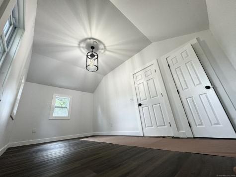 22 Hemlock Trail Newtown CT 06482