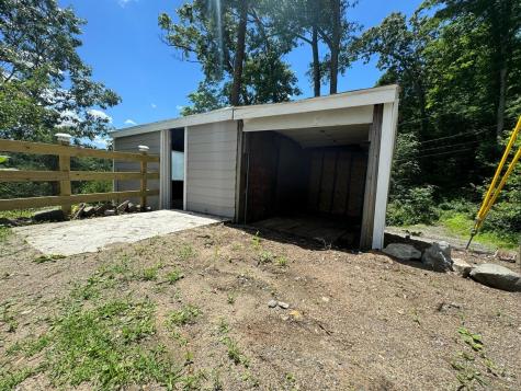 22 Hemlock Trail Newtown CT 06482