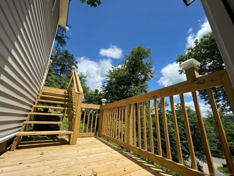 22 Hemlock Trail Newtown CT 06482