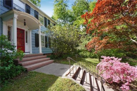 7 Deepwood Drive Hamden CT 06517