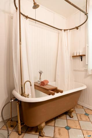 4 Cemetery Road Canton CT 06019