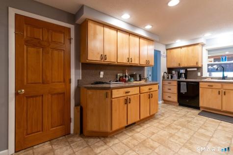 763 North Street Suffield CT 06078