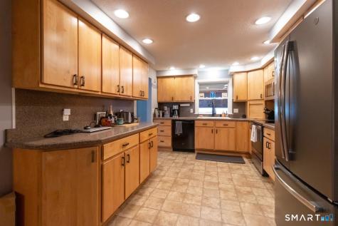 763 North Street Suffield CT 06078