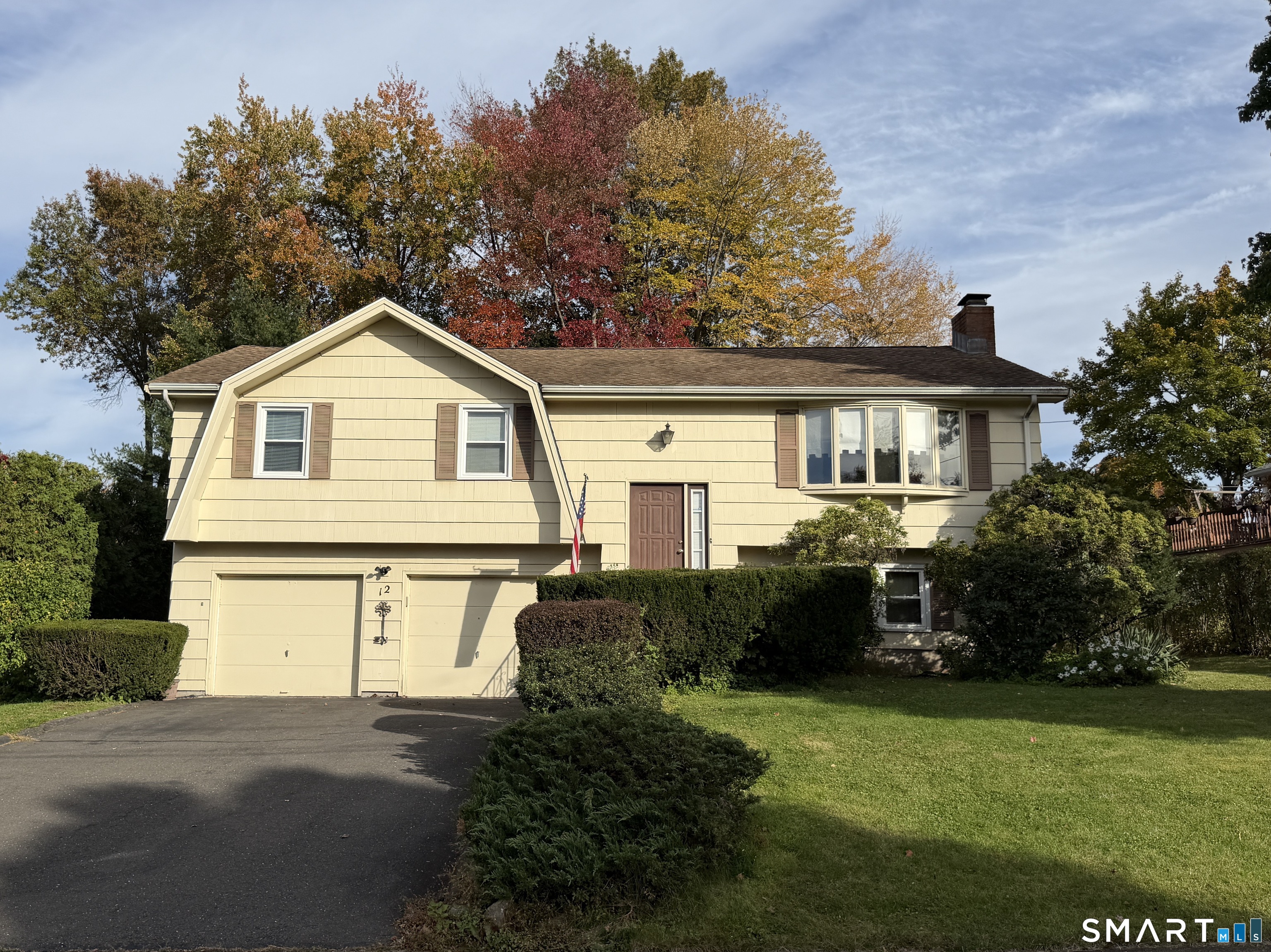 12 Nathan Hale Drive Newington CT 06111