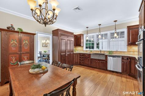 88 West Road Canton CT 06019