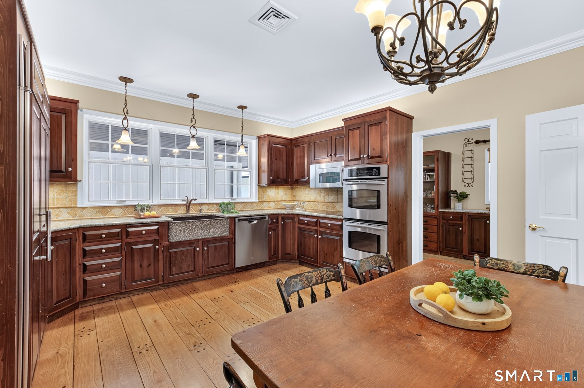 88 West Road Canton CT 06019