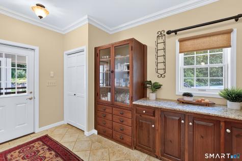 88 West Road Canton CT 06019