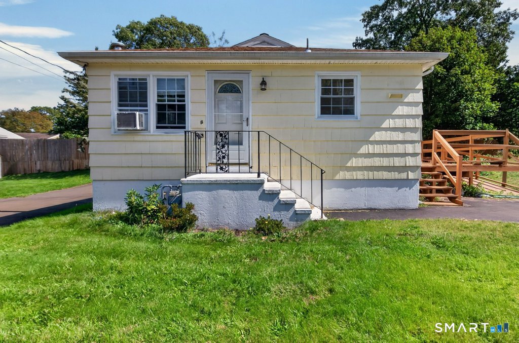 83 Catherine Street East Haven CT 06512