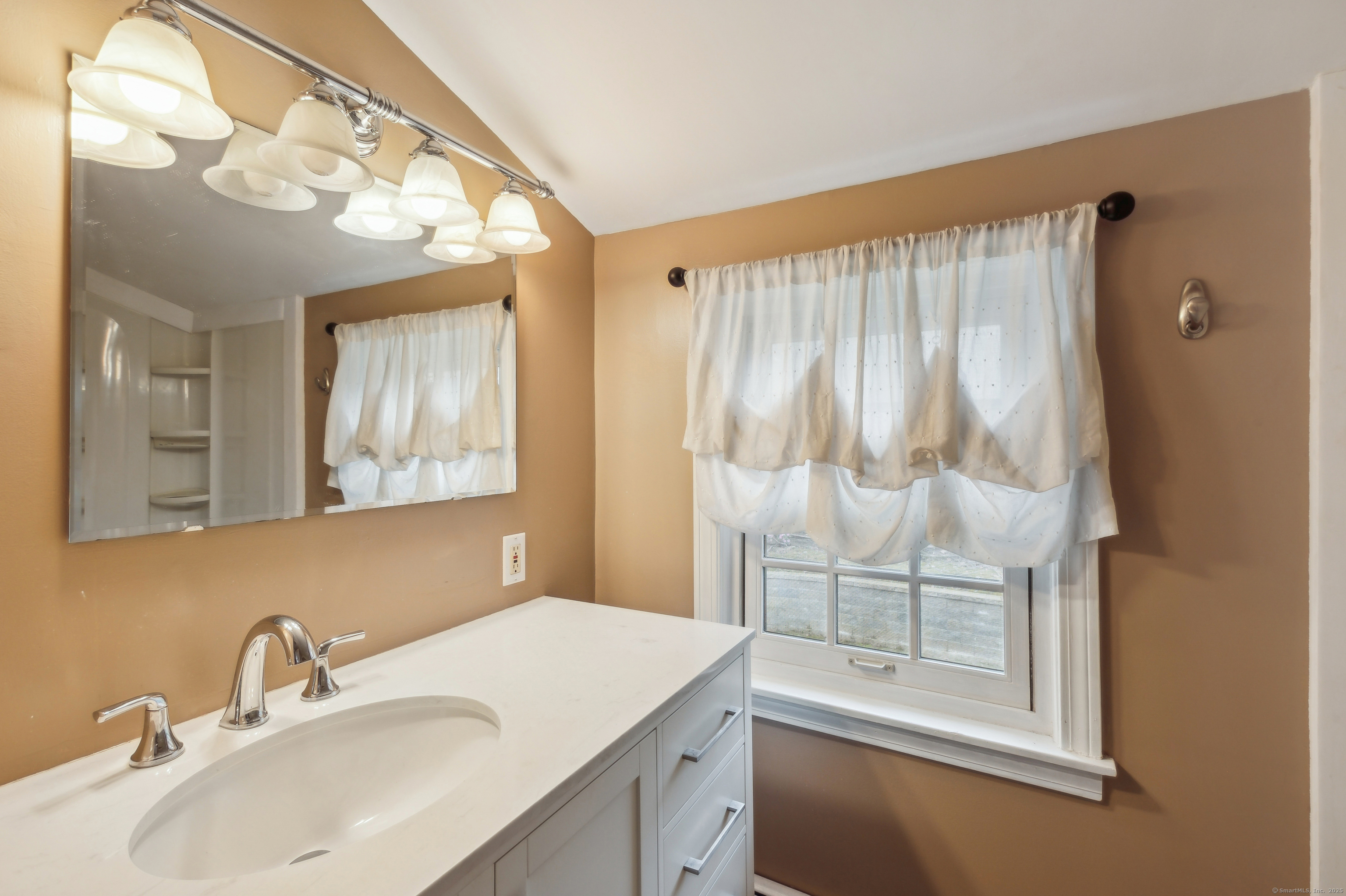 17 Fernwood Lane Somers CT 06071