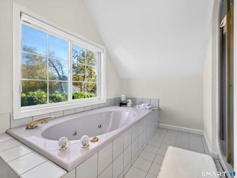 22 Kingsbridge Way Madison CT 06443