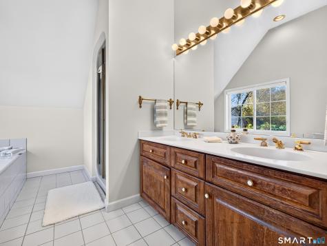 22 Kingsbridge Way Madison CT 06443