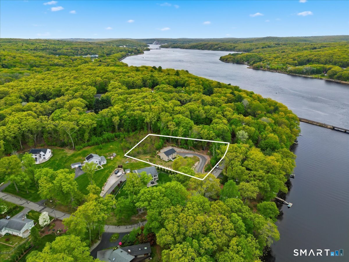 21 Tanager Lane Ledyard CT 06335