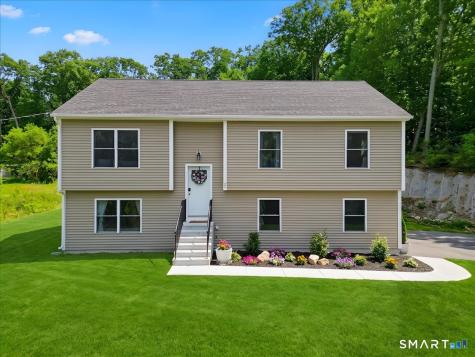 21 Tanager Lane Ledyard CT 06335