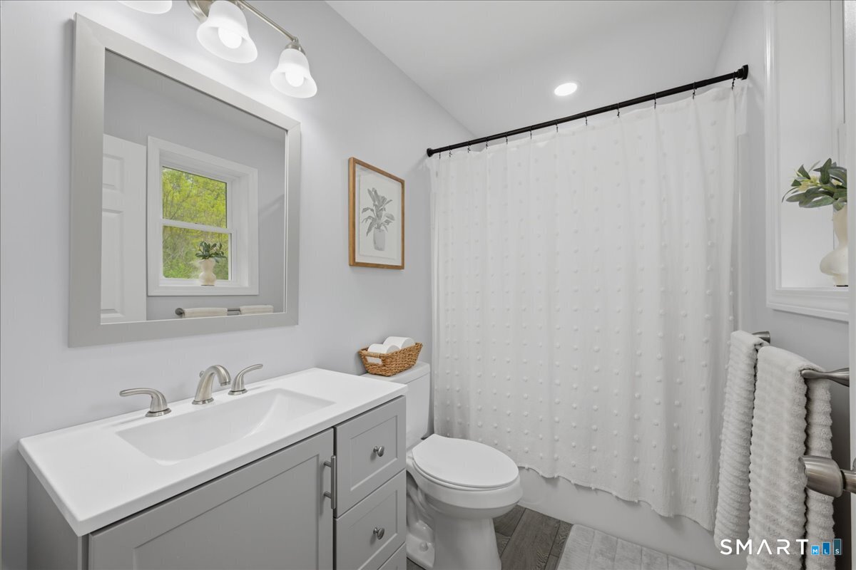 21 Tanager Lane Ledyard CT 06335
