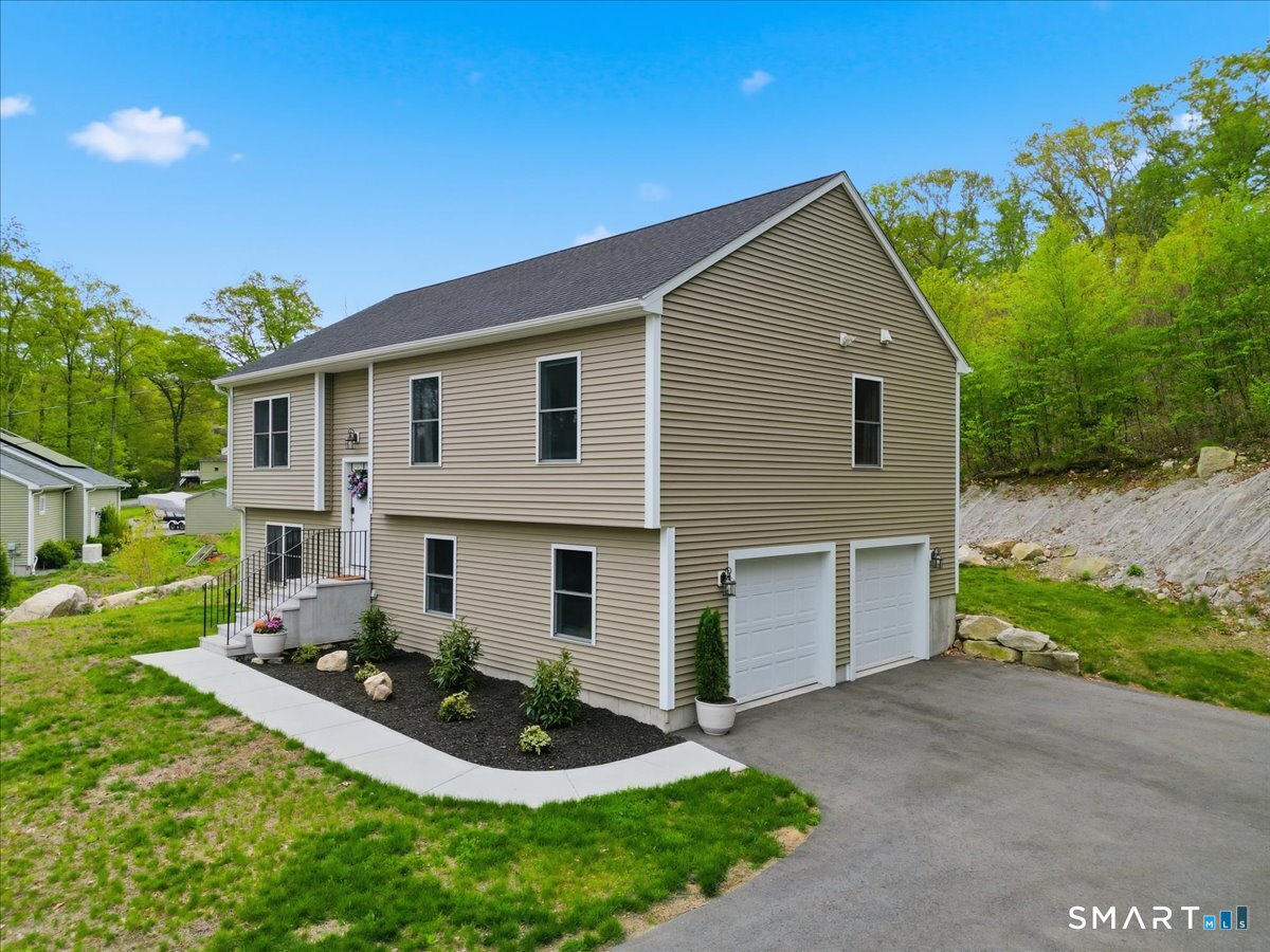 21 Tanager Lane Ledyard CT 06335
