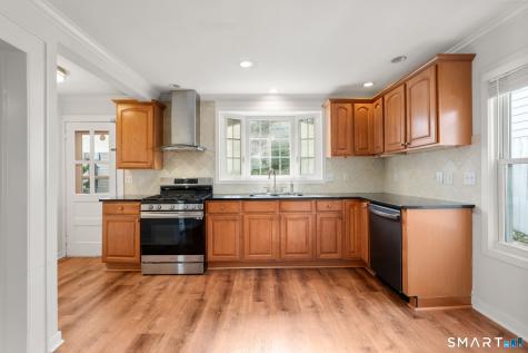 33 New England Avenue Fairfield CT 06824