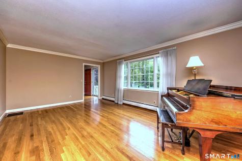 41 Tuttle Court Bethany CT 06524