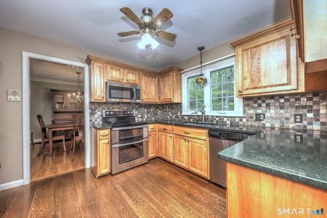 41 Tuttle Court Bethany CT 06524