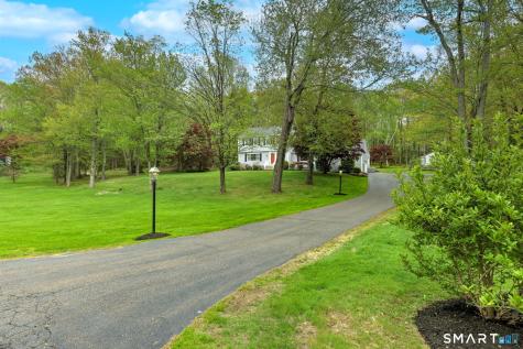 41 Tuttle Court Bethany CT 06524
