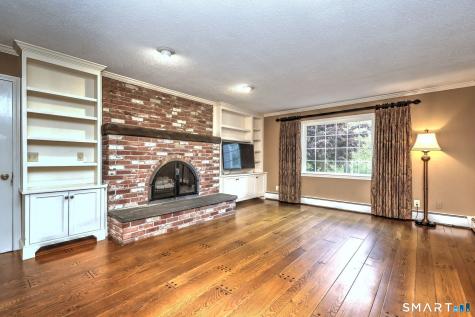 41 Tuttle Court Bethany CT 06524