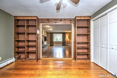 41 Tuttle Court Bethany CT 06524