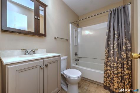 41 Tuttle Court Bethany CT 06524