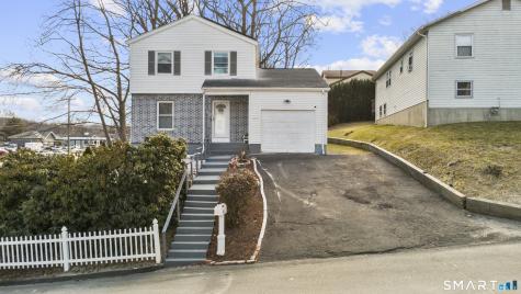 15 Kenneth Circle Waterbury CT 06710