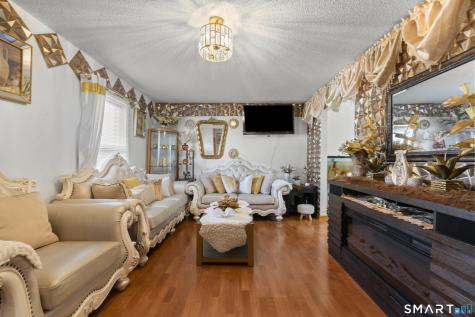 15 Kenneth Circle Waterbury CT 06710