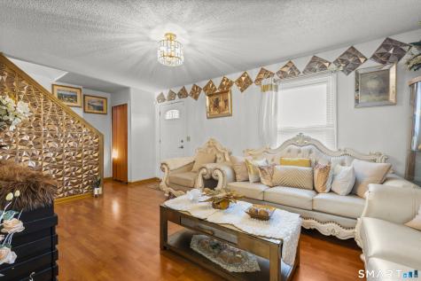15 Kenneth Circle Waterbury CT 06710