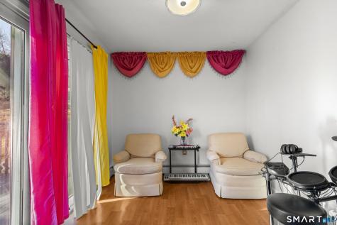 15 Kenneth Circle Waterbury CT 06710