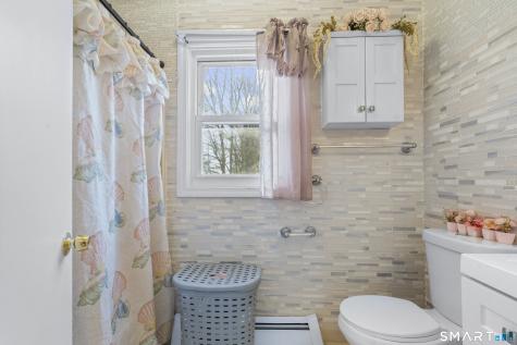 15 Kenneth Circle Waterbury CT 06710