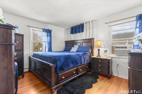 15 Kenneth Circle Waterbury CT 06710