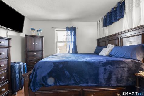 15 Kenneth Circle Waterbury CT 06710