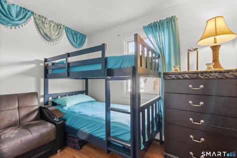 15 Kenneth Circle Waterbury CT 06710
