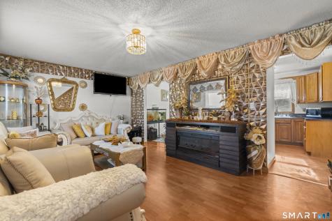 15 Kenneth Circle Waterbury CT 06710