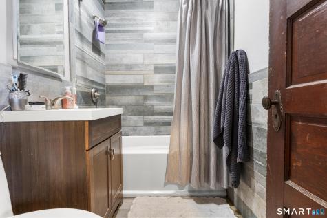 106 Peck Avenue West Haven CT 06516