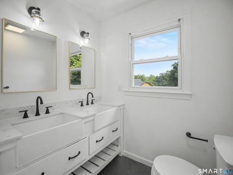 723 Totoket Road North Branford CT 06472
