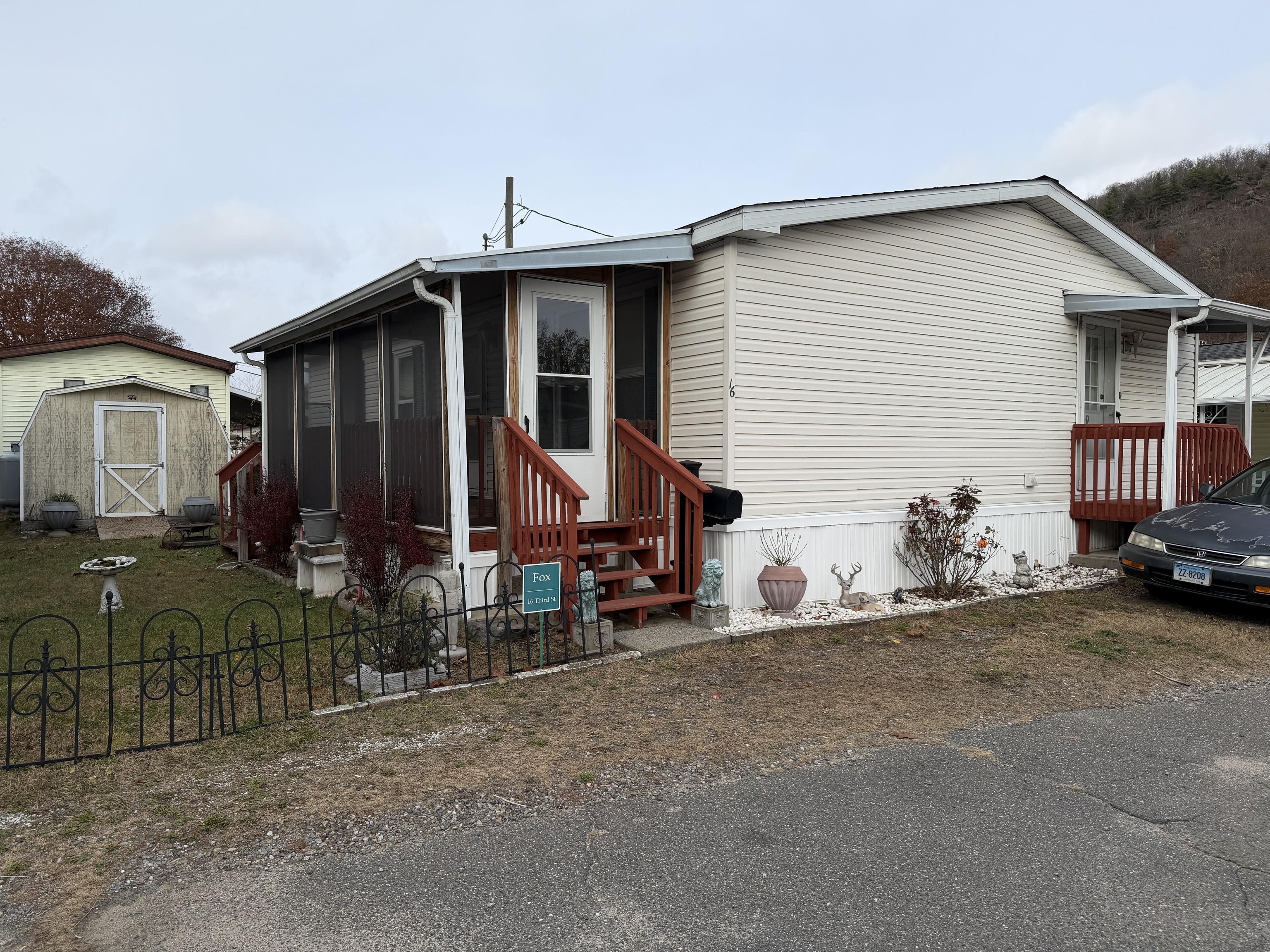 16 3RD Street Beacon Falls CT 06403