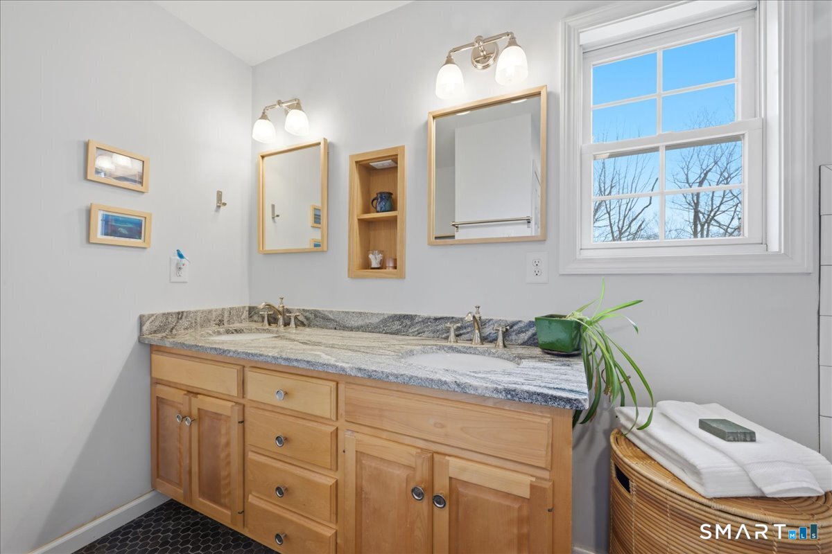 99 Sleepy Hollow Road East Lyme CT 06357