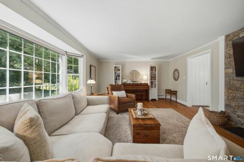 49 Apple Hill Road West Hartford CT 06117